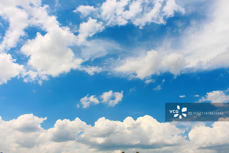 蓝天与洁白的云朵图片素材