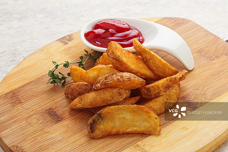 番茄酱乡村炸土豆（罗马尼亚）图片素材