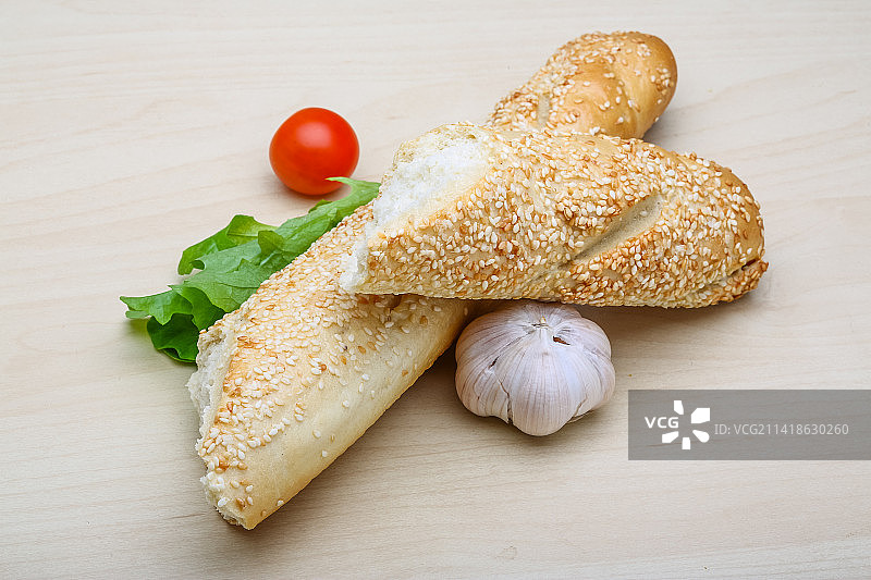 餐桌上的面包高角度视图，罗马尼亚图片素材