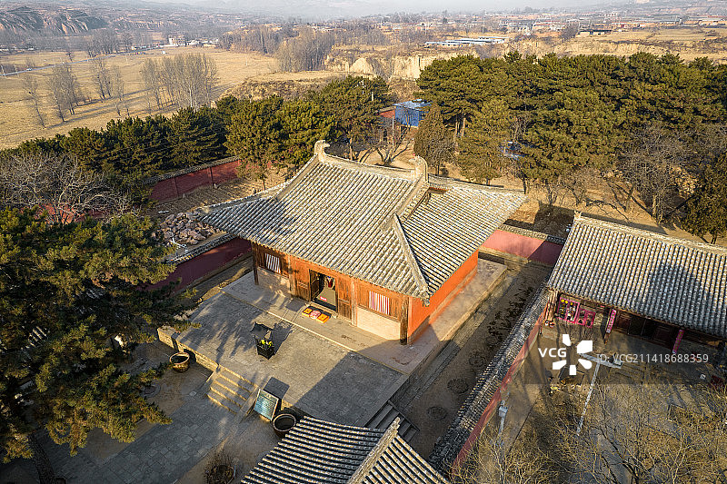 中国山西省忻州市五台县南禅寺大殿航拍图片素材
