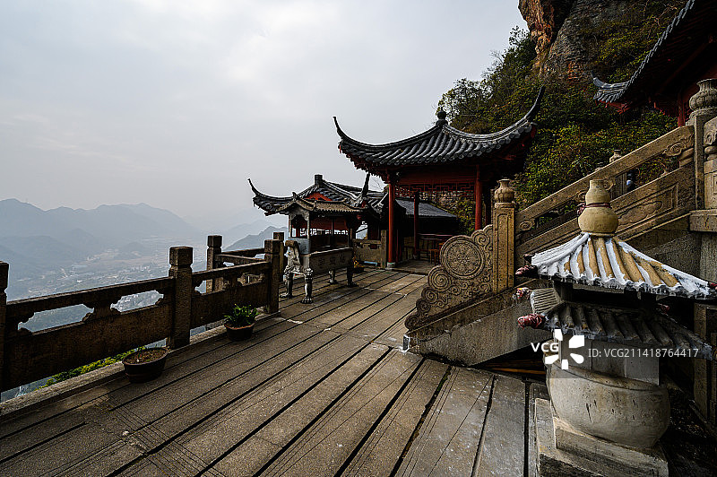 浙江杭州建德大慈岩景区天师殿景观图片素材