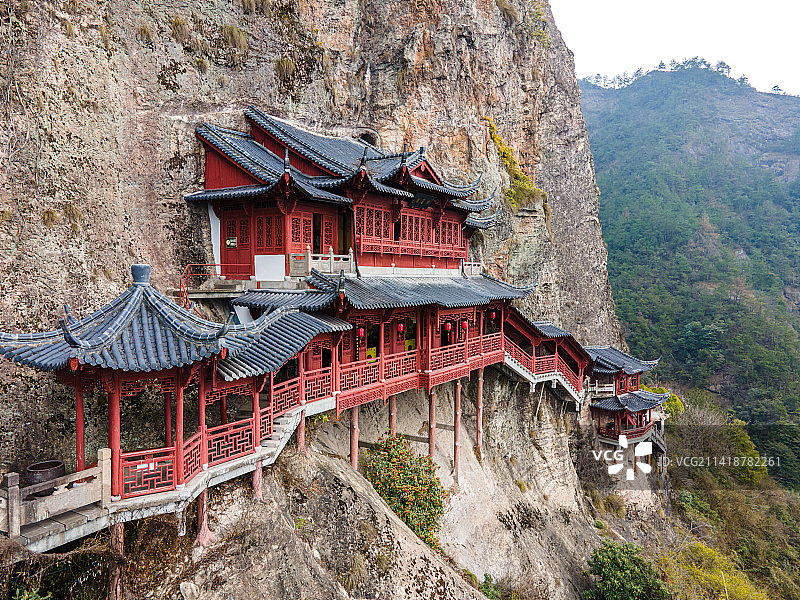 浙江建德大慈岩景区悬空寺、天师殿 无人机高空航拍图片素材