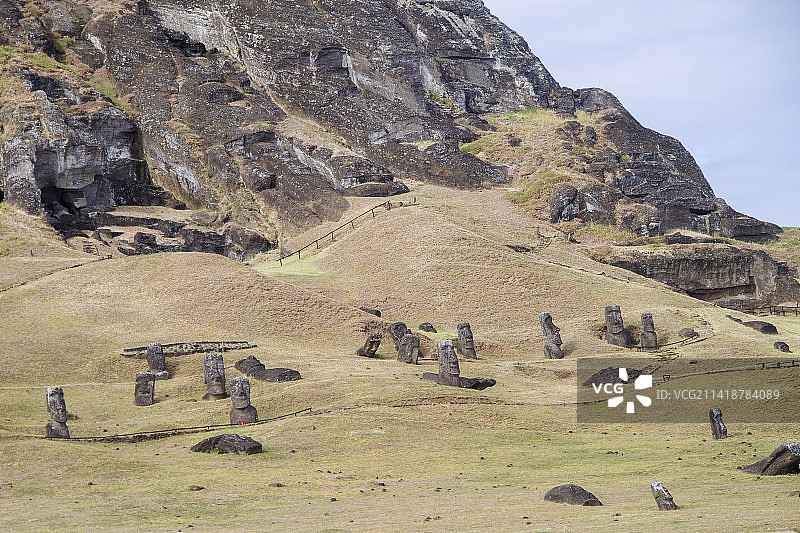 拉帕努伊采石场上被称为摩艾的石像图片素材