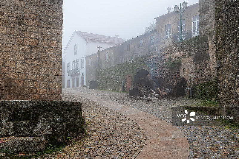 葡萄牙城市建筑中的小巷景色图片素材