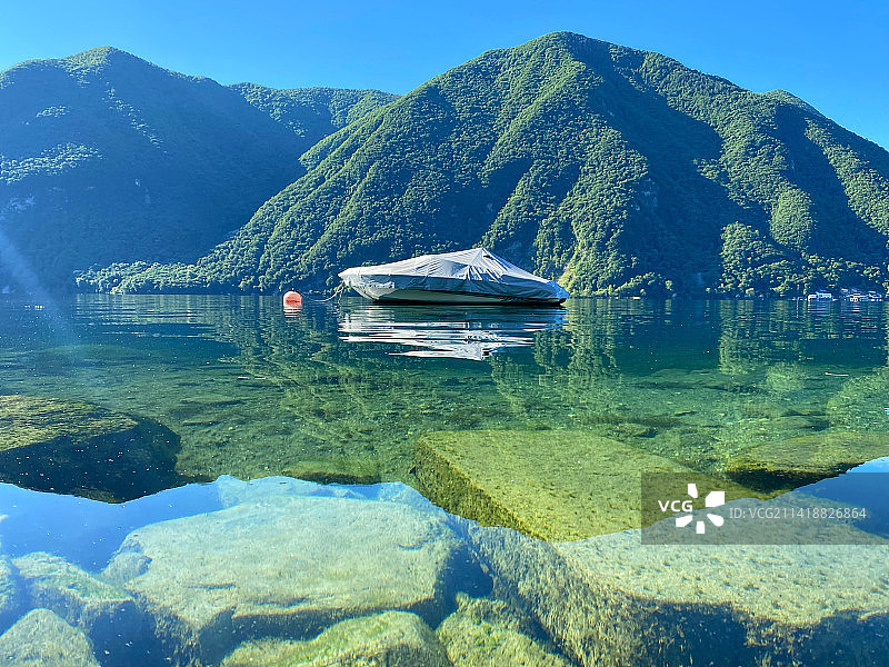 瑞士卢加诺科尔蒂沃的湖光山色美景图片素材