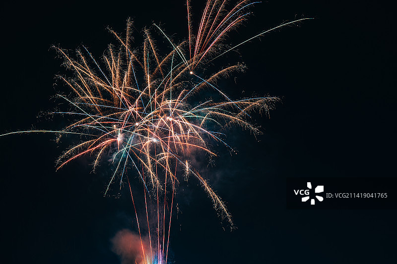 烟花绽放图片素材