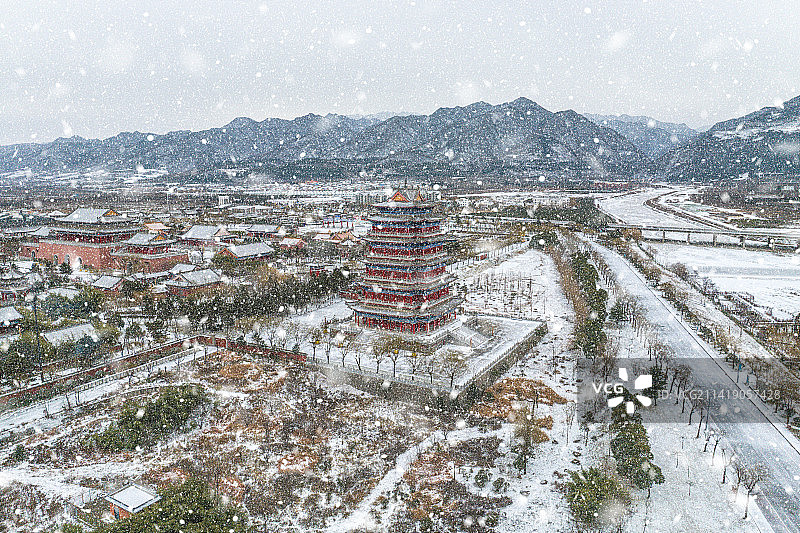 西安周至赵公明财神庙文化景区航拍雪景图片素材