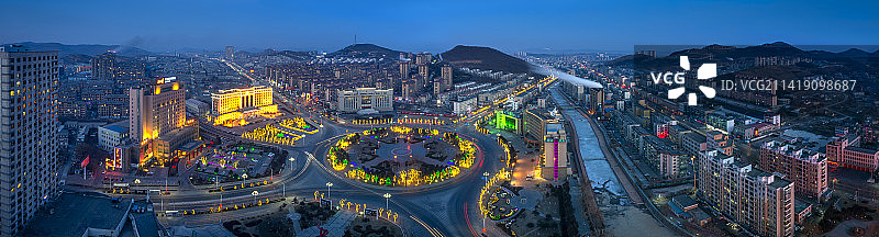 大连瓦房店-春节燃放烟花爆竹图片素材