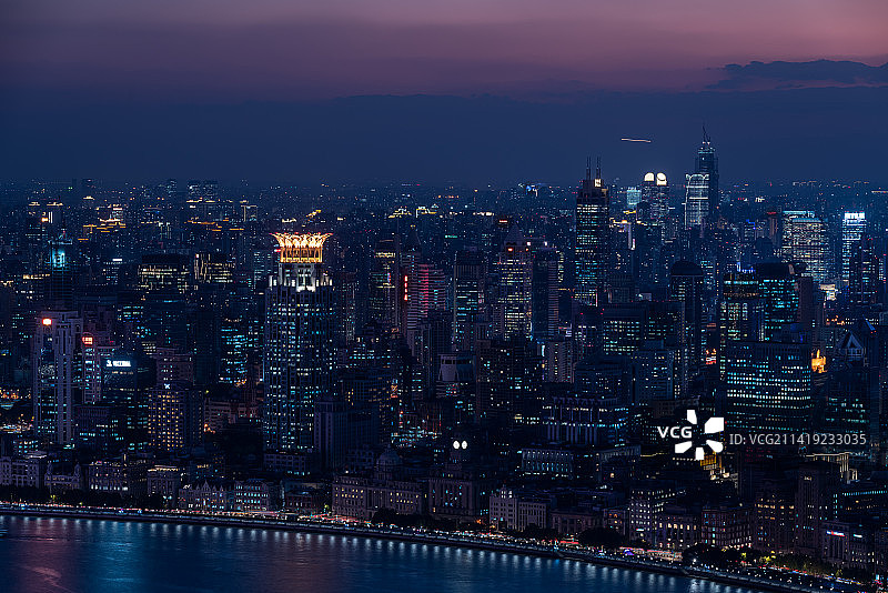 上海外滩建筑群夜景图片素材