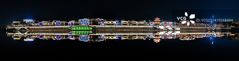 安徽省黄山市屯溪区河街夜景图片素材