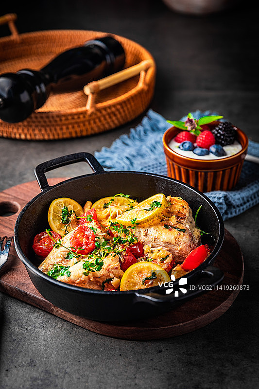 轻食饮食 番茄柠檬煎鸡胸肉图片素材