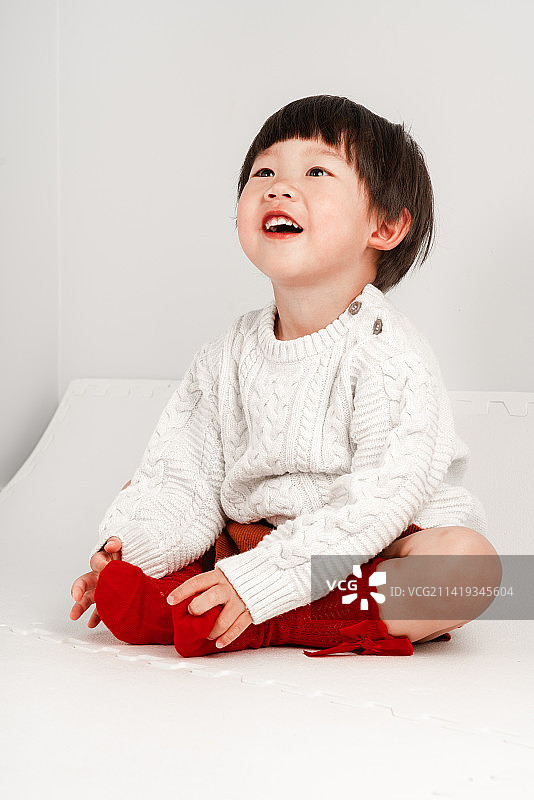 快乐的新年吉祥宝贝图片素材