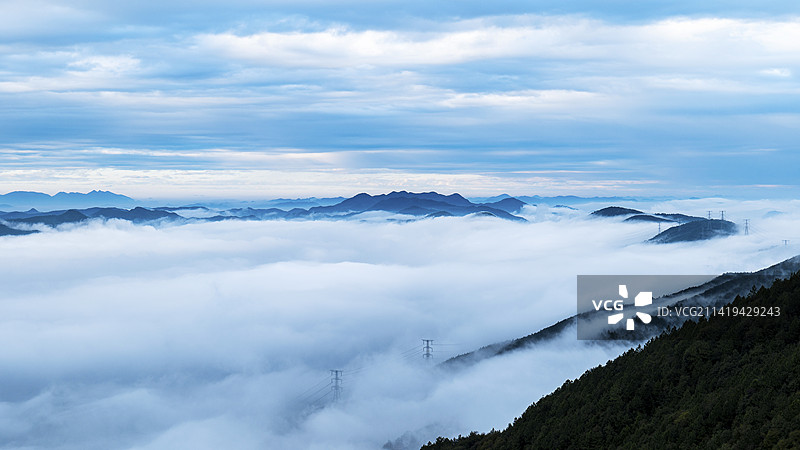 通讯塔 信号发射塔 云海 群山 风景图片素材