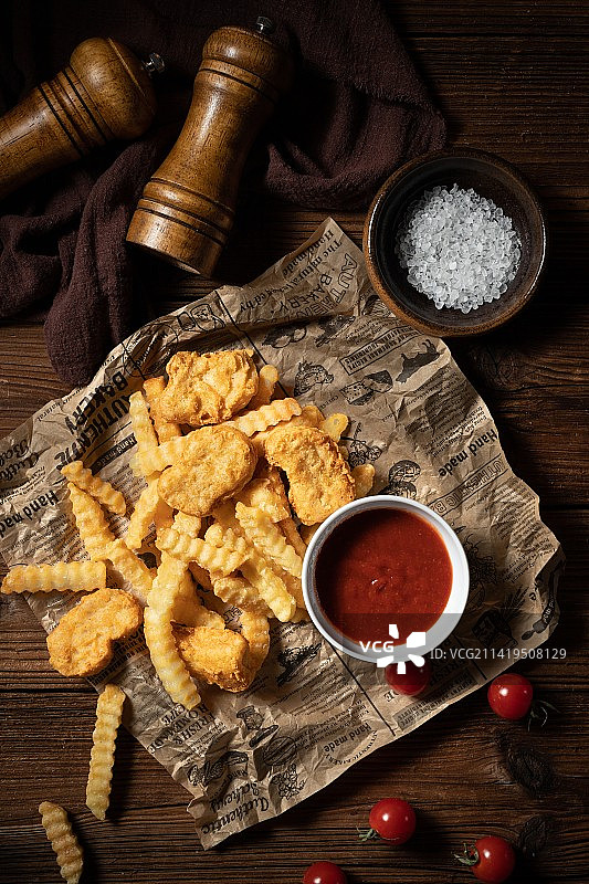 薯条与鸡块（CHIPS & CHICKEN NUGGETS）图片素材