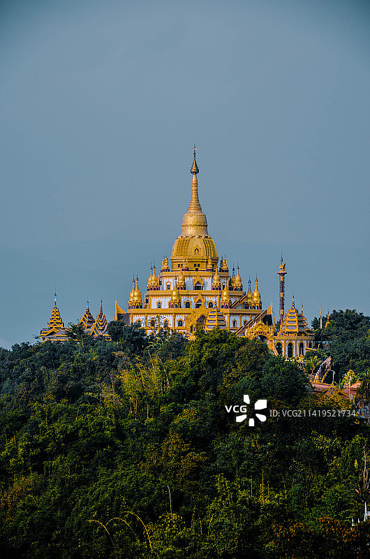 云南 德宏州 芒市勐焕大金塔图片素材