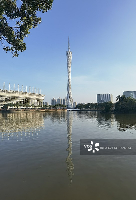 晴天的广州塔和海心沙图片素材