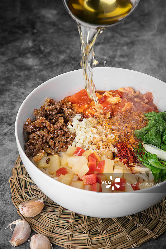 油泼面图片素材