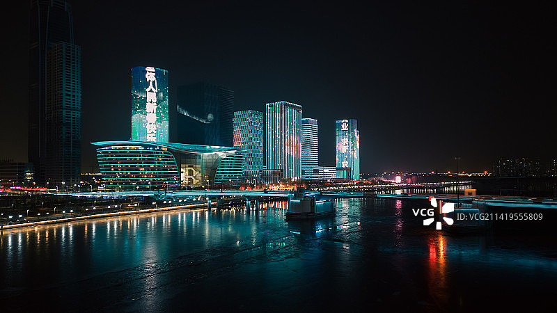 天津市滨海新区于家堡金融中心夜景航拍图片素材