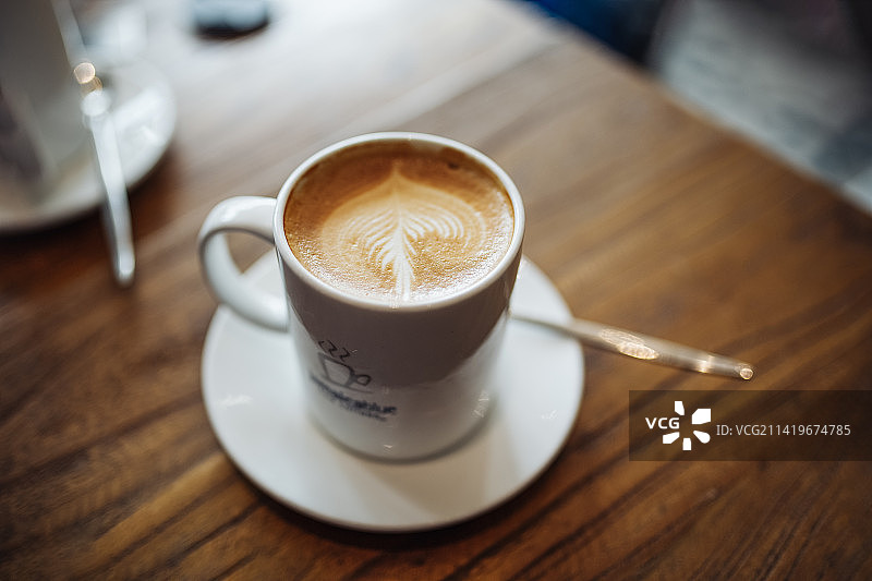 桌上咖啡的特写镜头图片素材