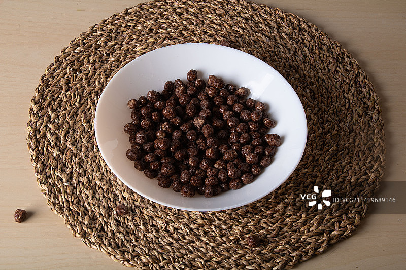 儿童巧克力球早餐，立陶宛图片素材