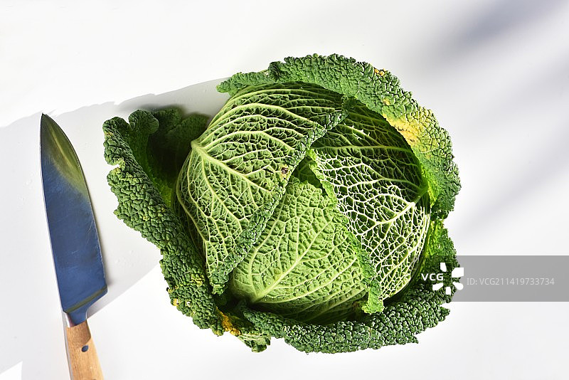 白色背景上的大头菜特写，法国图片素材