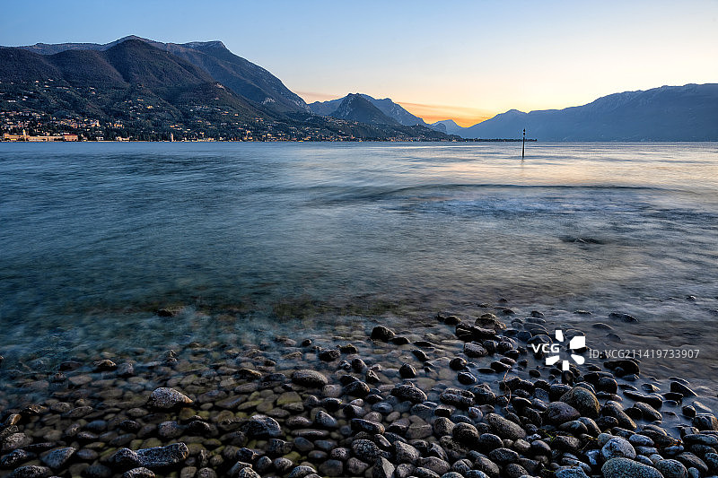 意大利加尔达湖日出图片素材