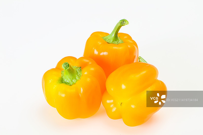 罗马尼亚，白色背景下的甜椒特写图片素材