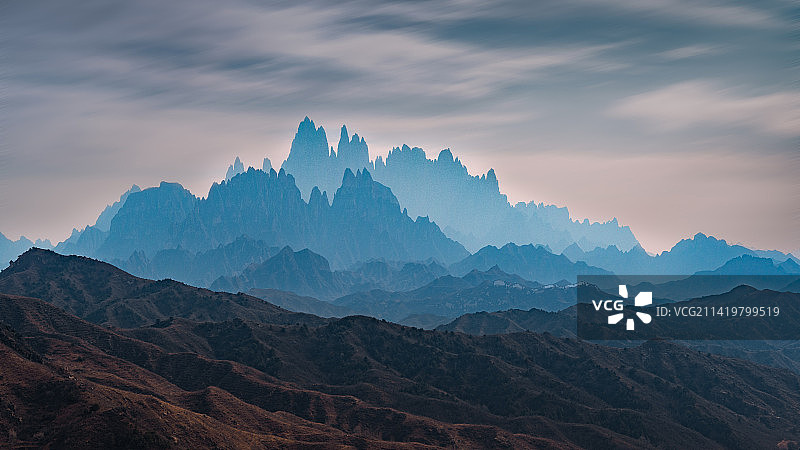 远眺狼牙山图片素材