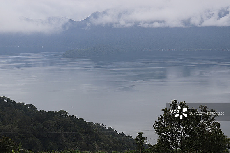 印度尼西亚马宁焦湖海天景色图片素材