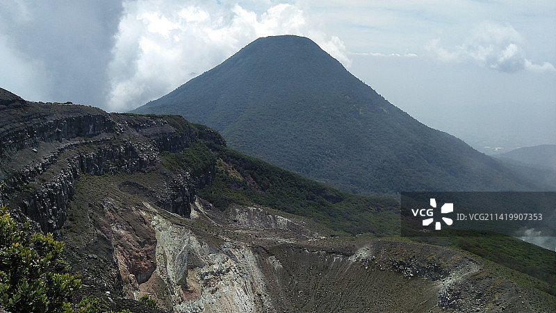 印度尼西亚西爪哇省苏加武眉群山风光图片素材