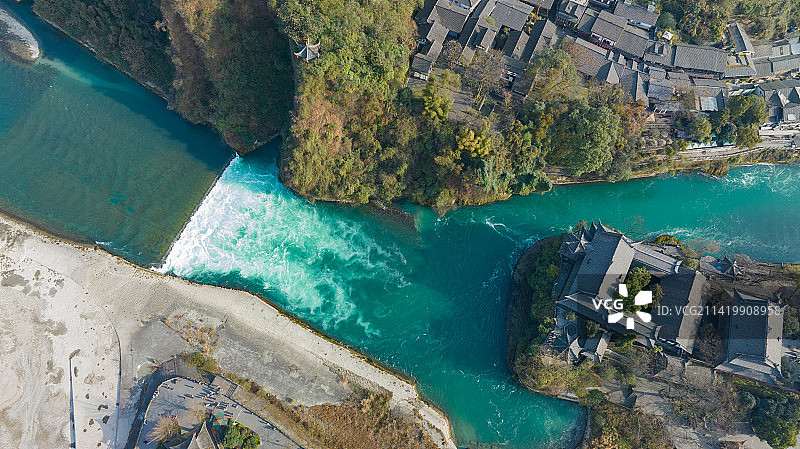 在成都都江堰眺望雪山图片素材