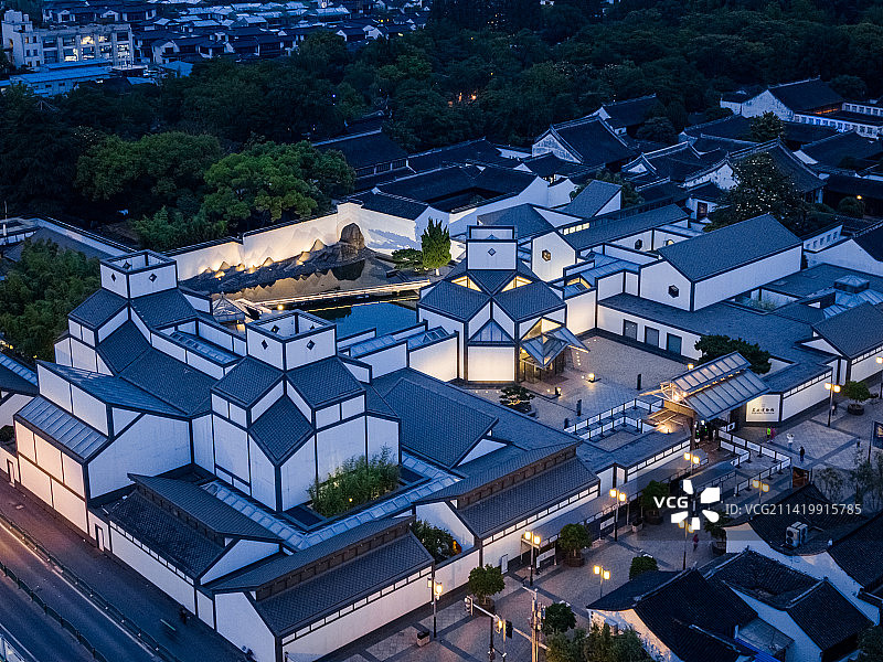 航拍苏州博物馆夜景图片素材