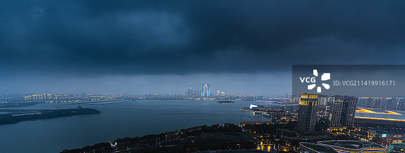 航拍苏州工业园区金鸡湖夜景图片素材