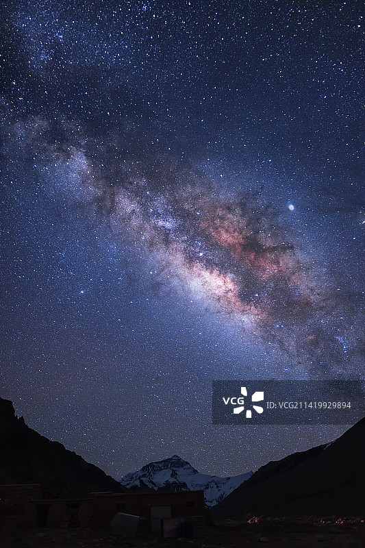 西藏珠峰的星空银河图片素材