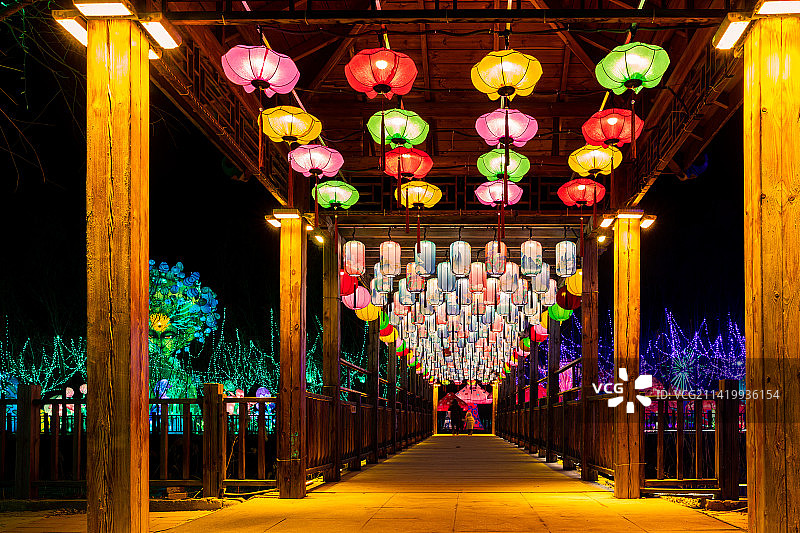 中国春节期间河北沧州花灯节大量花灯排列特写镜头图片素材