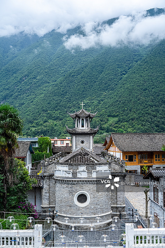 磨西古镇天主堂全貌图片素材