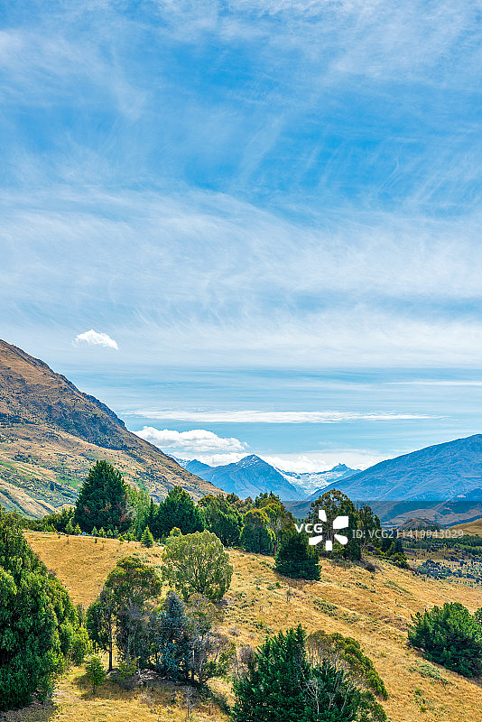 新西兰湖光山色雪山风光背景图竖拍图片素材