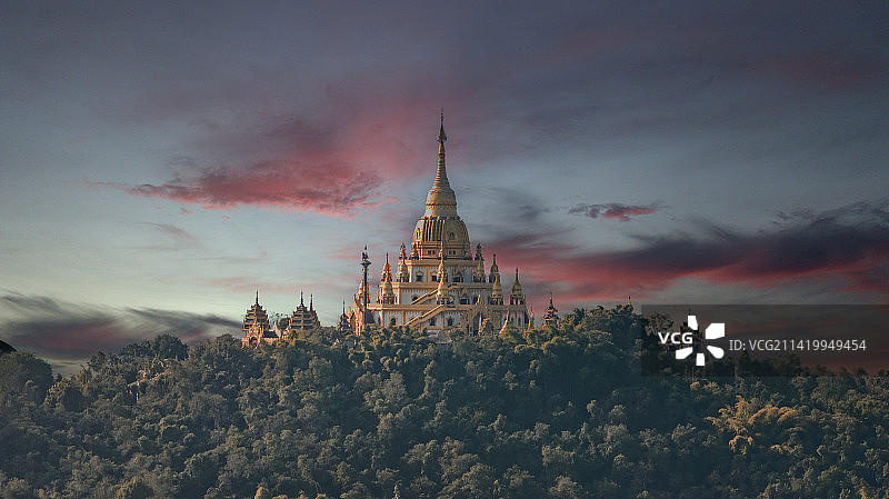 勐焕大金塔图片素材
