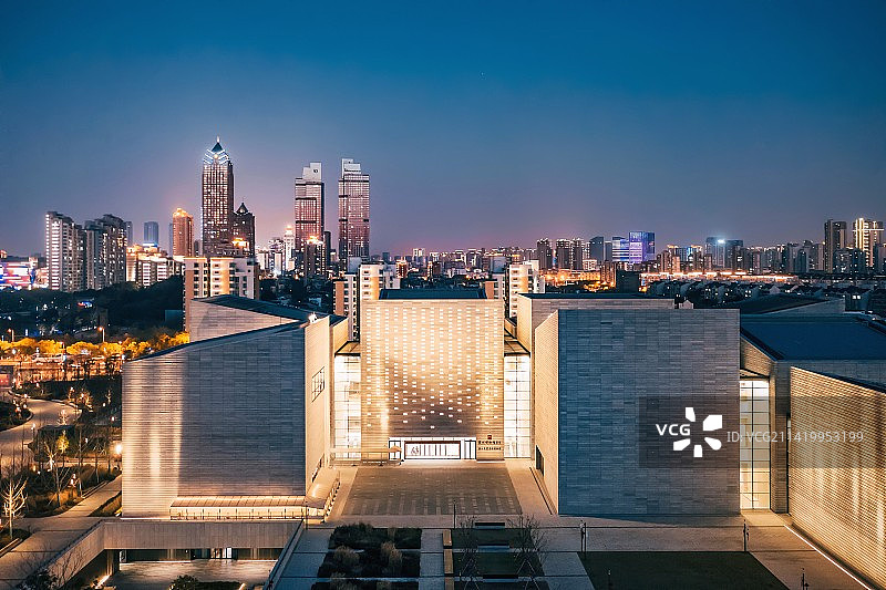 江苏苏州博物馆西馆航拍夜景图片素材