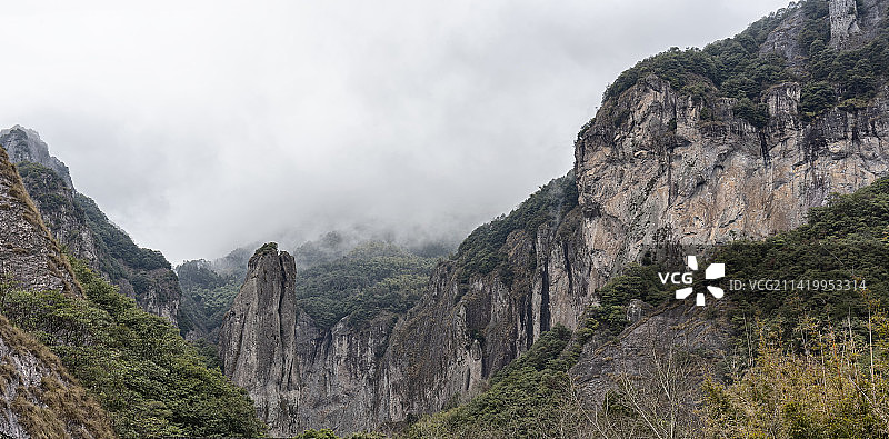 早春浙江省乐清雁荡山大龙湫景区图片素材