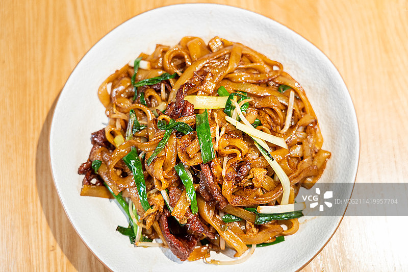 广东特色美食大排档常见小吃干炒牛河图片素材