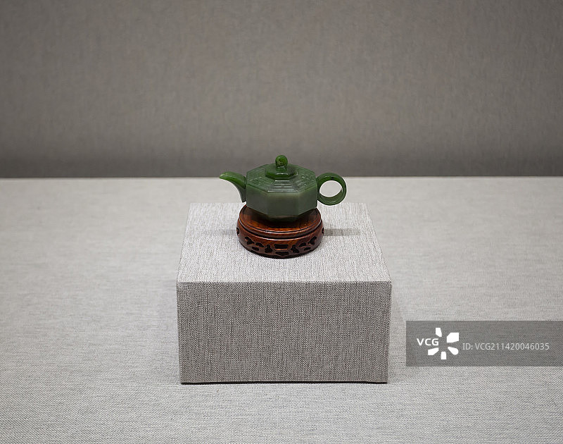 中国工艺美术馆，和田玉，乾坤壶图片素材