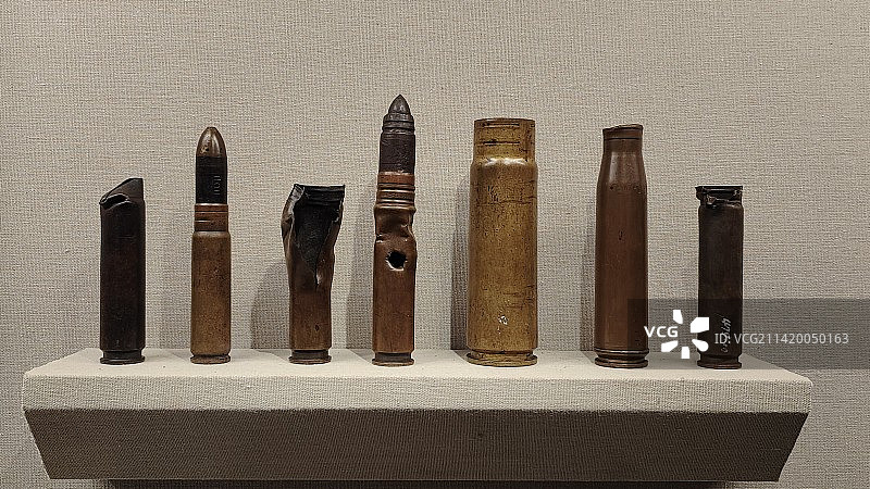 残留的机枪弹壳 丹东抗美援朝纪念馆展出的弹壳残片！图片素材