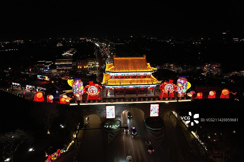 大宋中国年之大梁门夜景航拍图片素材