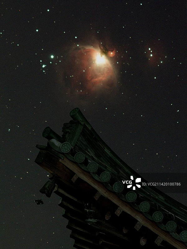 宝山寺上的猎户座大星云图片素材