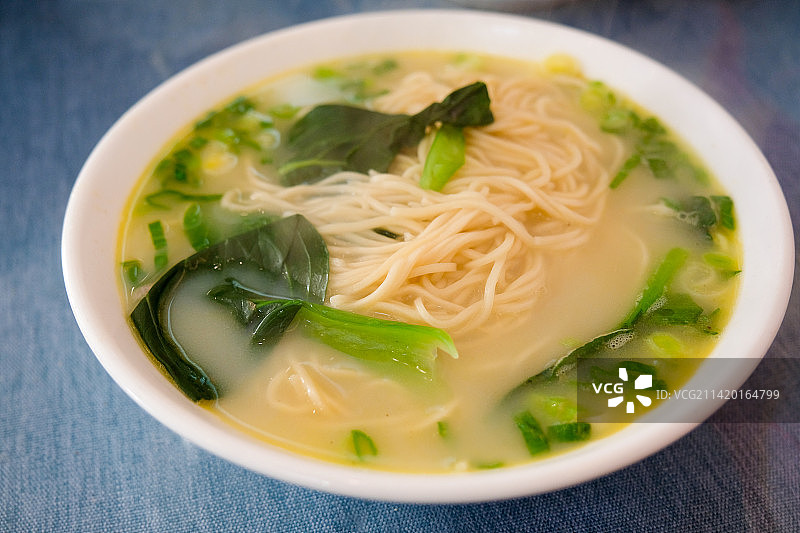 扬州市江都区特色早点鱼汤面图片素材