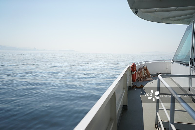 行驶的船图片素材