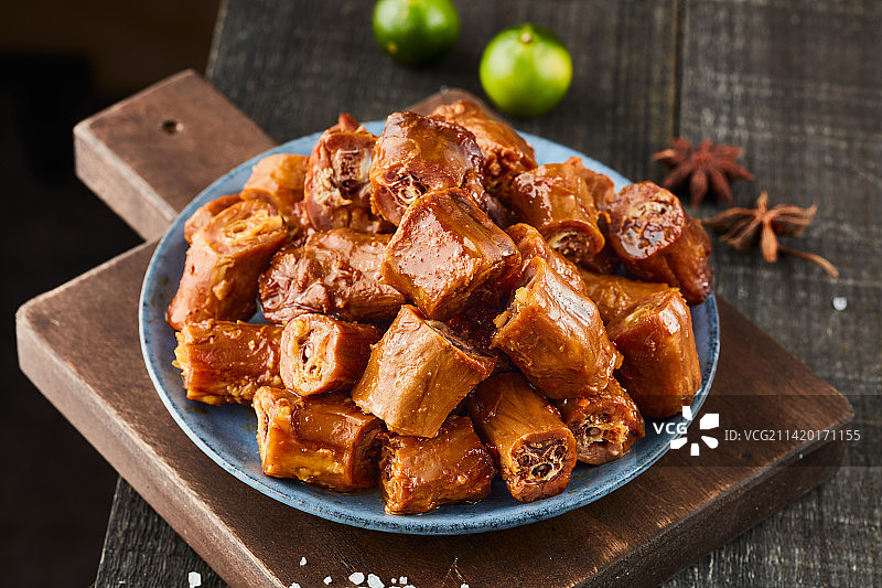麻辣卤鸭脖图片素材