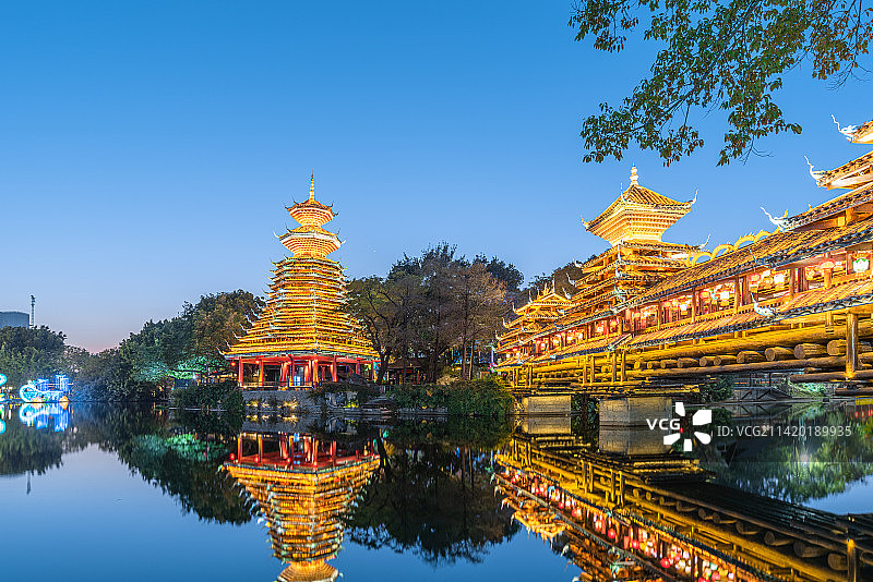 侗族风雨桥和侗寨鼓楼图片素材