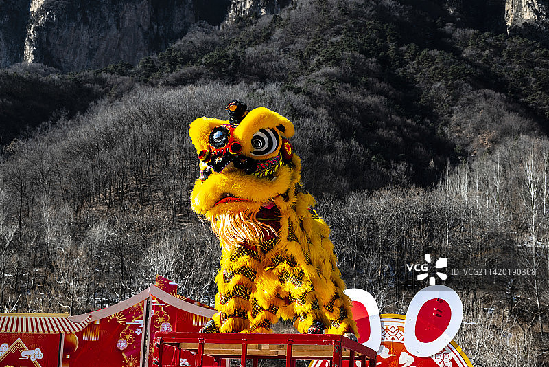 河南郭亮村~春节舞狮图片素材